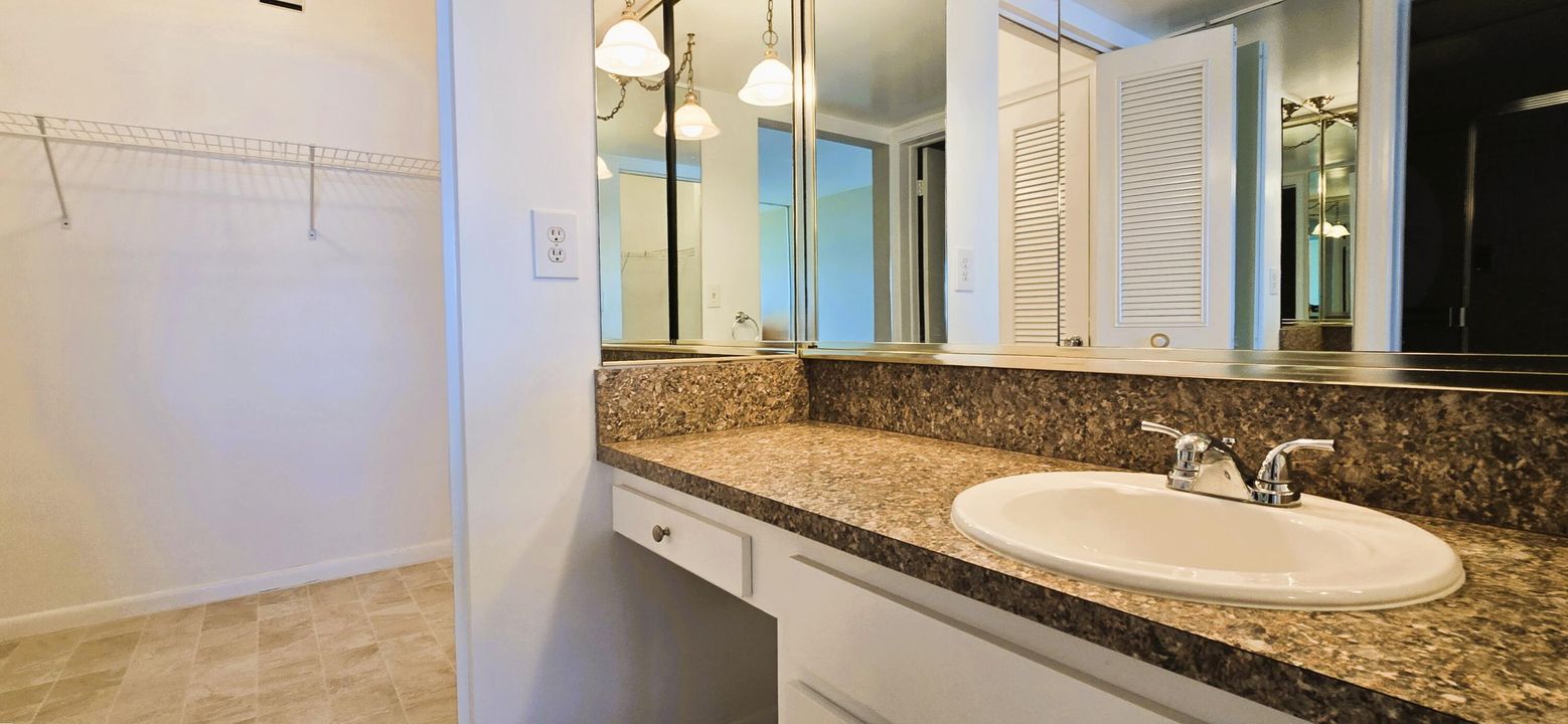 En Venta: $499,000 (2 camas, 2 baños, 1423 Pies cuadrados)