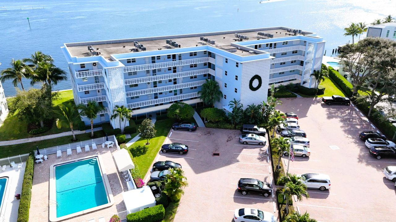 En Venta: $499,000 (2 camas, 2 baños, 1423 Pies cuadrados)