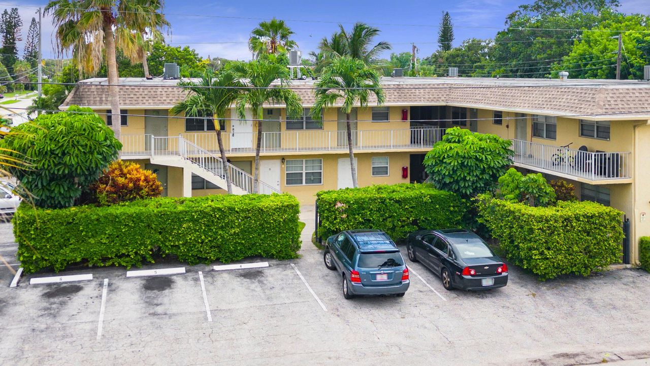 出租: $1,625 (1 贝兹, 1 浴室, 550 平方英尺)