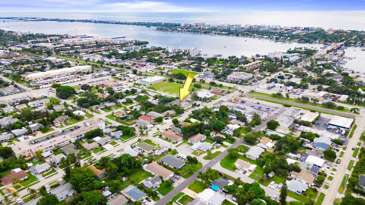 出租: $1,625 (1 贝兹, 1 浴室, 550 平方英尺)