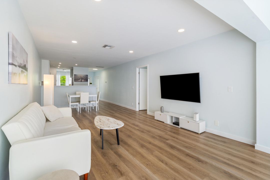 На продажу: $195,000 (2 спален, 2 ванн, 1167 Квадратных фут)