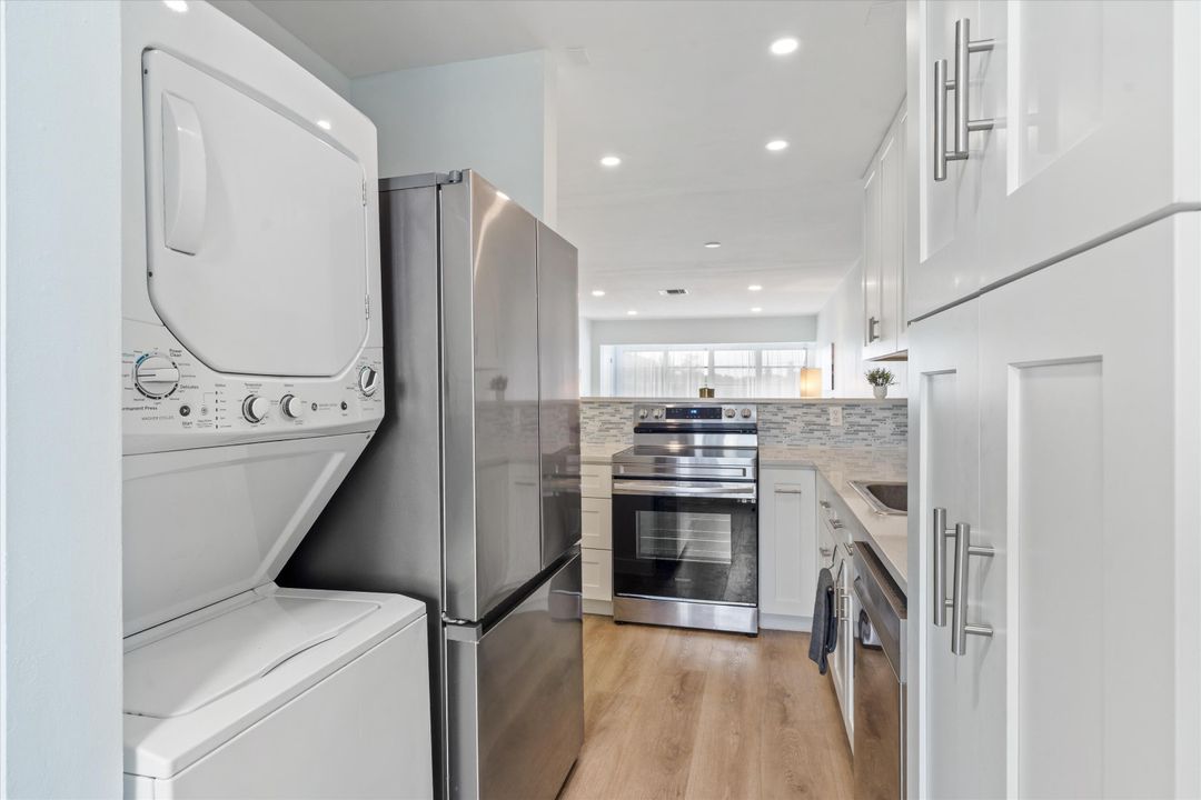 На продажу: $195,000 (2 спален, 2 ванн, 1167 Квадратных фут)