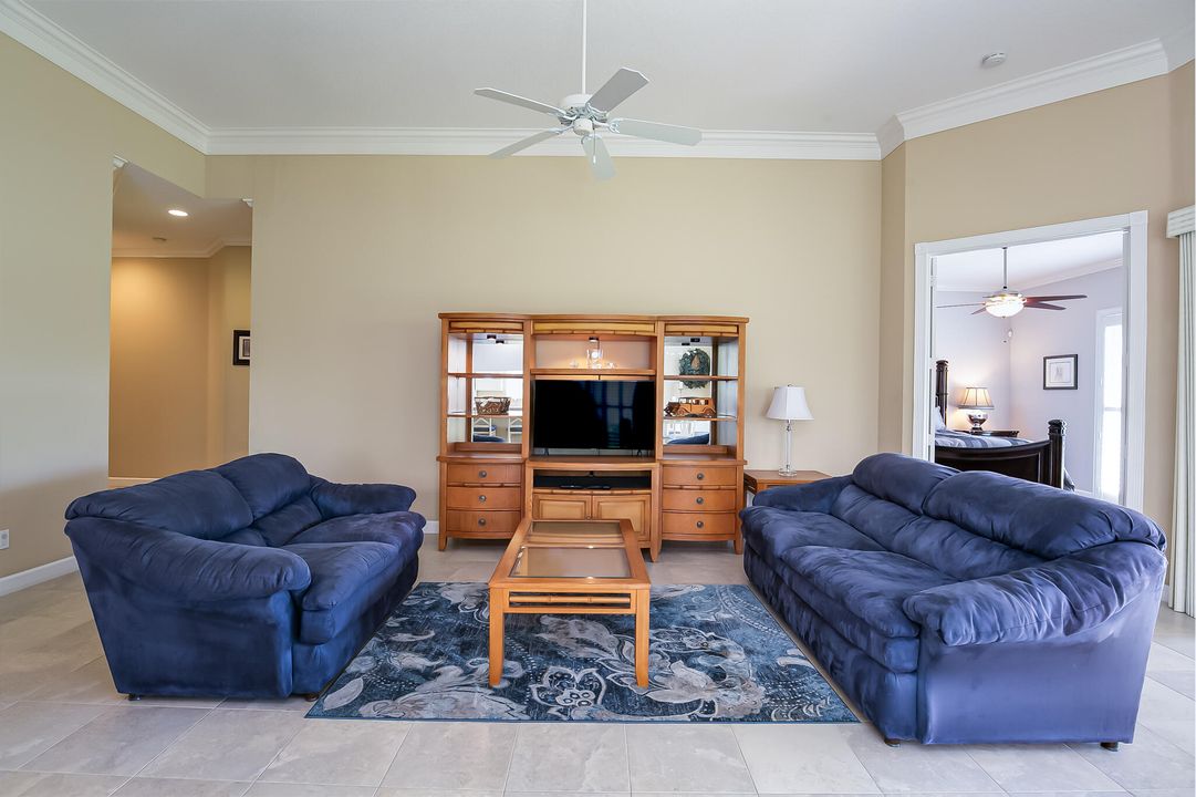 На продажу: $375,000 (3 спален, 2 ванн, 2000 Квадратных фут)