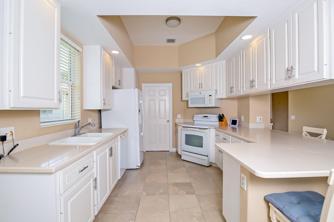 На продажу: $375,000 (3 спален, 2 ванн, 2000 Квадратных фут)