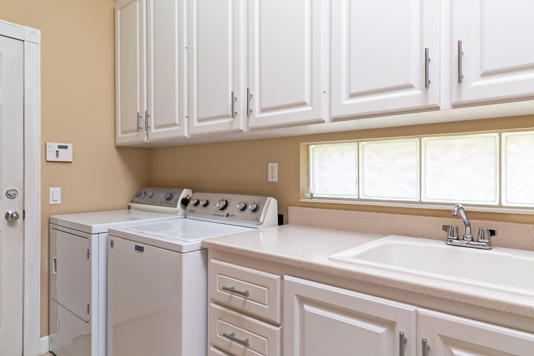 На продажу: $375,000 (3 спален, 2 ванн, 2000 Квадратных фут)