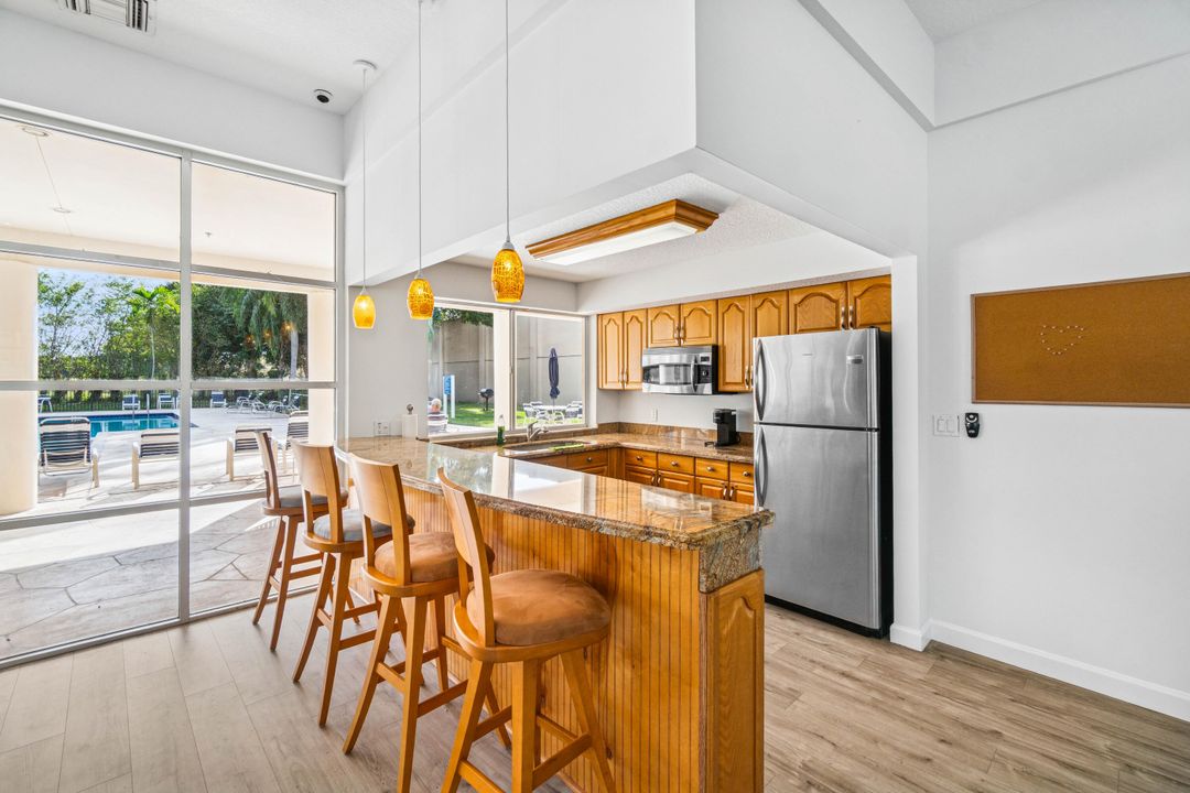 En Venta: $348,500 (2 camas, 2 baños, 1283 Pies cuadrados)