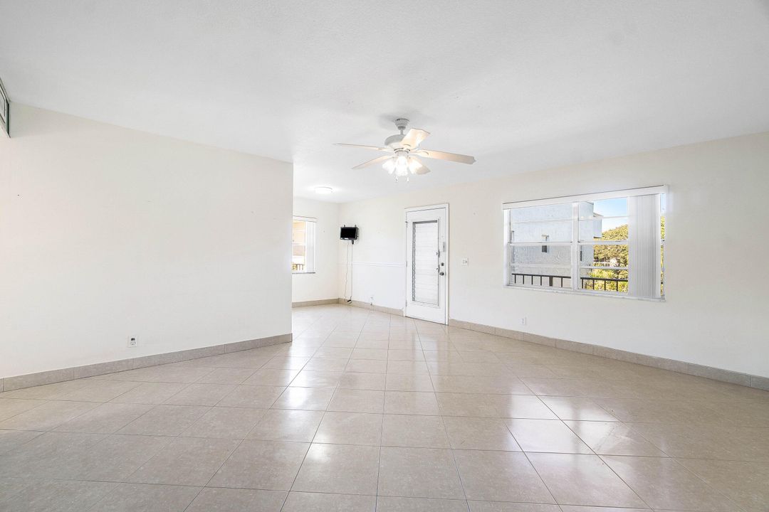 For Sale: $89,000 (2 beds, 2 baths, 920 Square Feet)