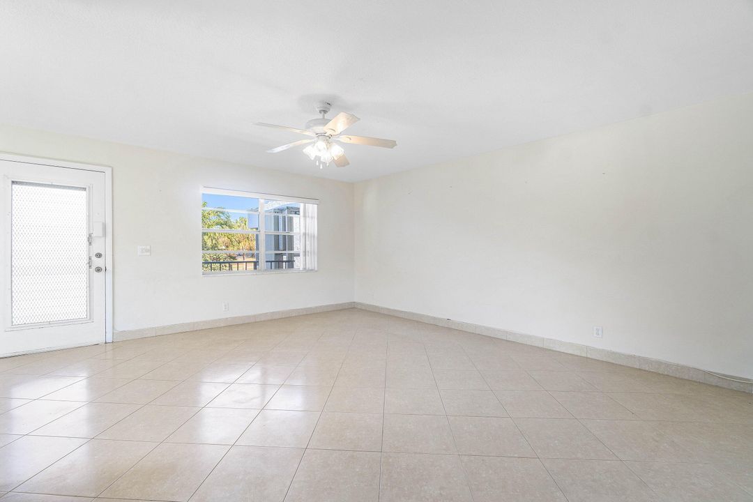 For Sale: $89,000 (2 beds, 2 baths, 920 Square Feet)