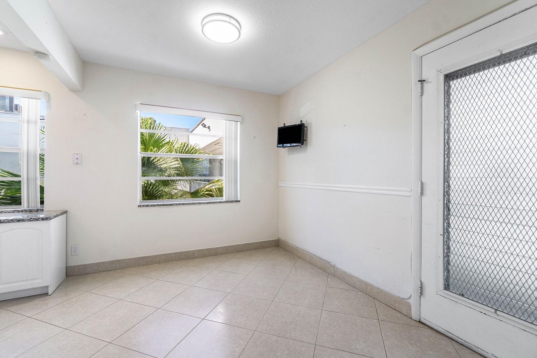 For Sale: $89,000 (2 beds, 2 baths, 920 Square Feet)