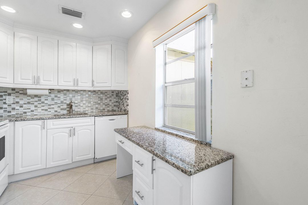 For Sale: $89,000 (2 beds, 2 baths, 920 Square Feet)