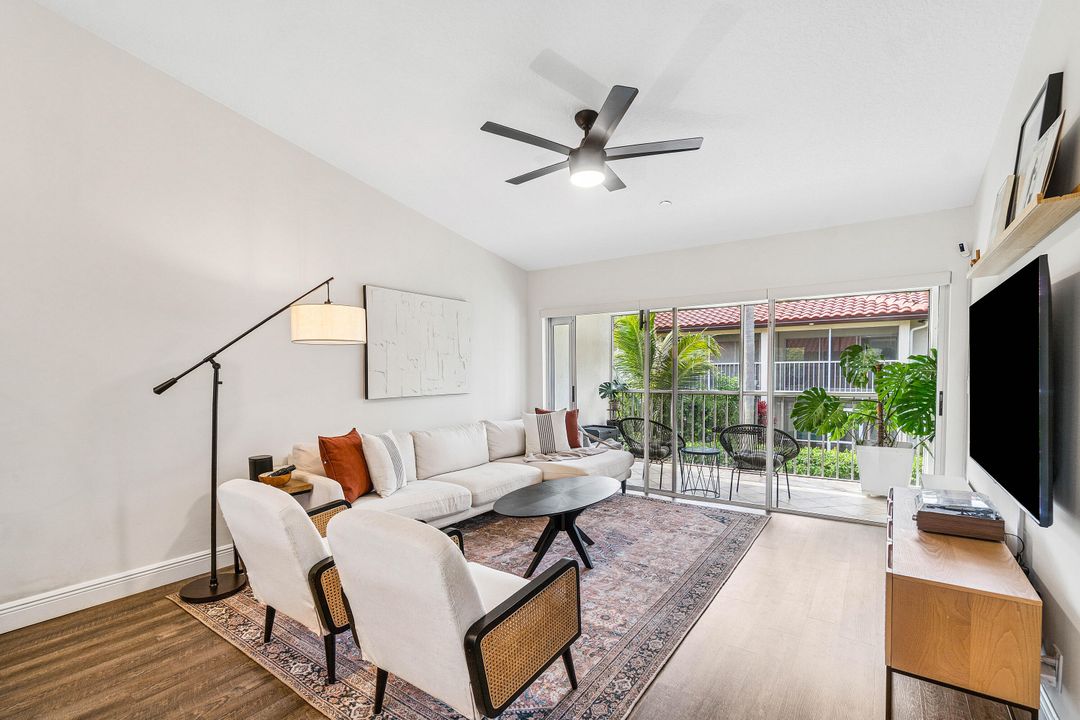 En Venta: $348,500 (2 camas, 2 baños, 1283 Pies cuadrados)