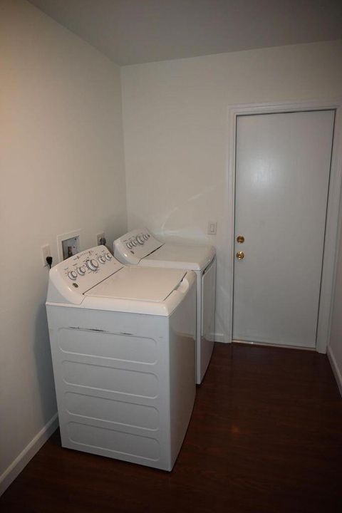 En Venta: $639,900 (3 camas, 2 baños, 1854 Pies cuadrados)