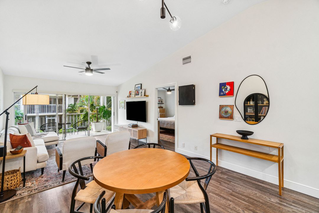 En Venta: $348,500 (2 camas, 2 baños, 1283 Pies cuadrados)