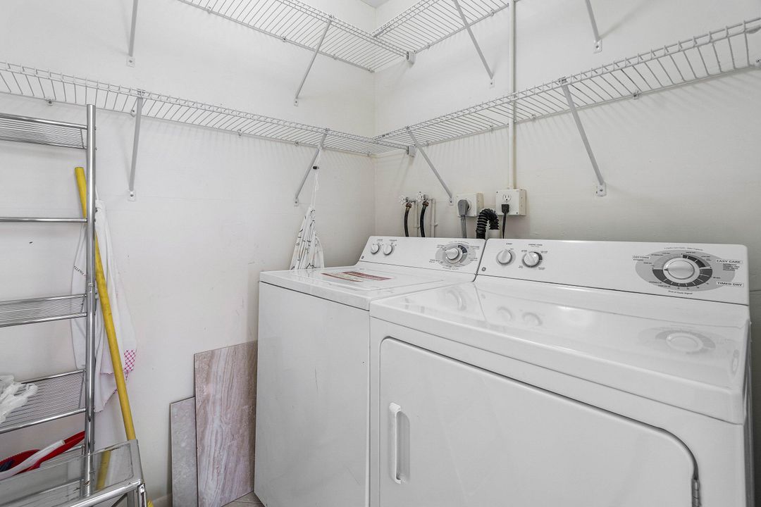 For Sale: $89,000 (2 beds, 2 baths, 920 Square Feet)