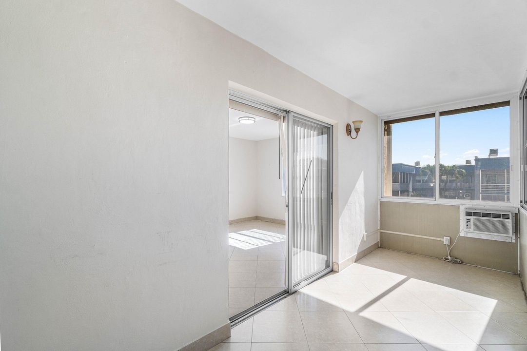 For Sale: $89,000 (2 beds, 2 baths, 920 Square Feet)