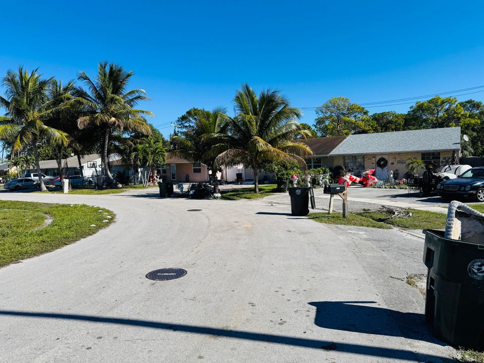 For Sale: $365,000 (3 beds, 2 baths, 1320 Square Feet)