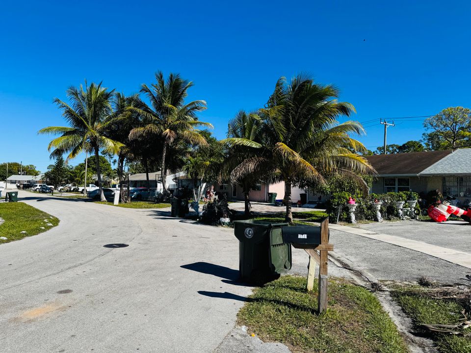 For Sale: $365,000 (3 beds, 2 baths, 1320 Square Feet)