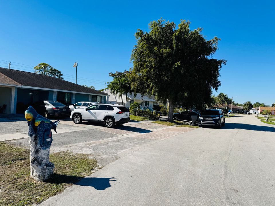 For Sale: $365,000 (3 beds, 2 baths, 1320 Square Feet)