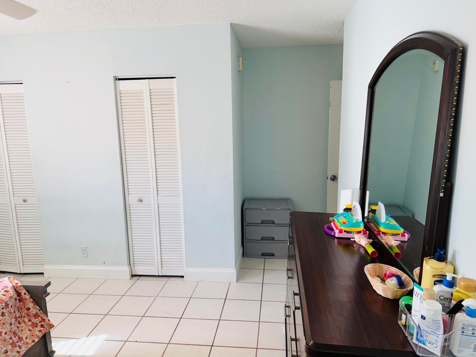 For Sale: $365,000 (3 beds, 2 baths, 1320 Square Feet)