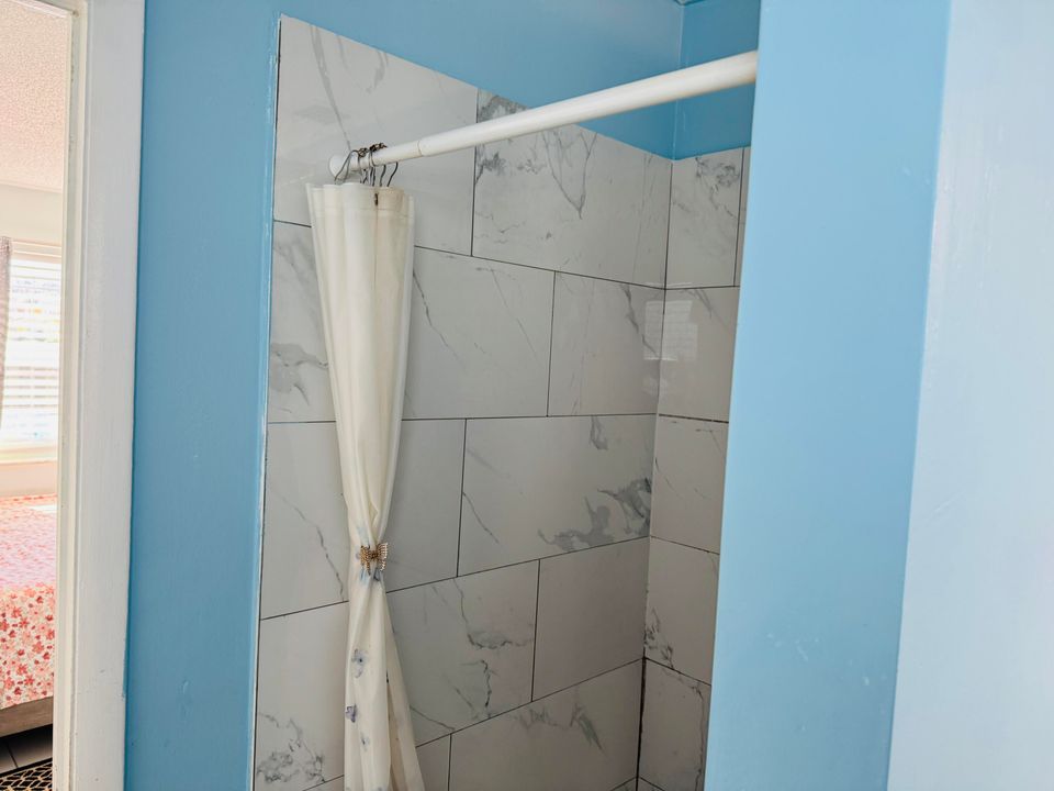 For Sale: $365,000 (3 beds, 2 baths, 1320 Square Feet)