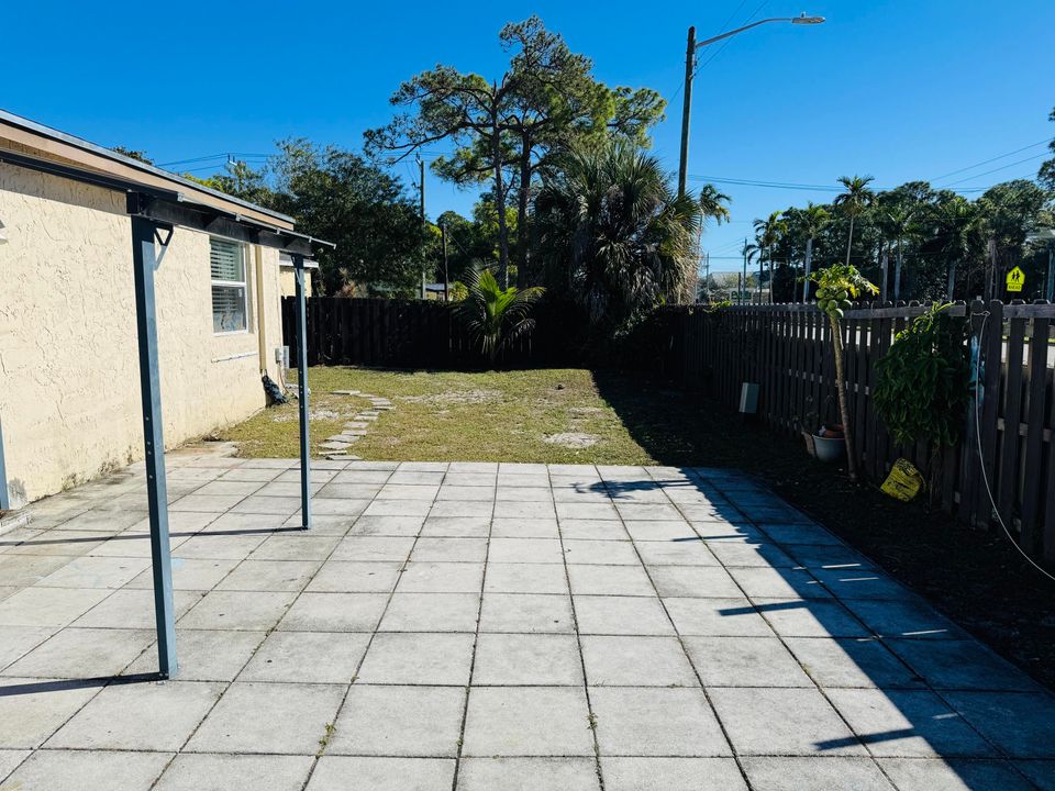 For Sale: $365,000 (3 beds, 2 baths, 1320 Square Feet)