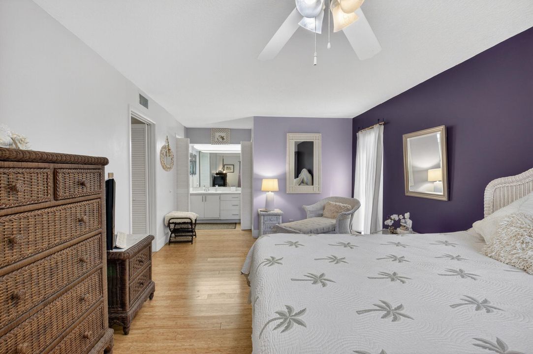 For Sale: $275,000 (2 beds, 2 baths, 1056 Square Feet)