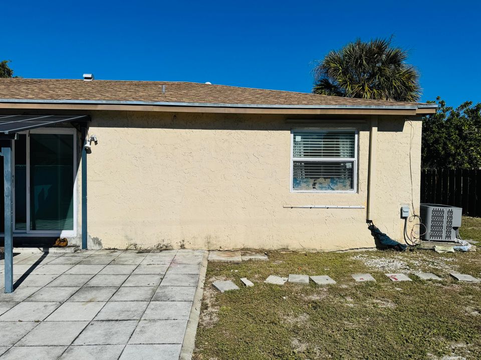 For Sale: $365,000 (3 beds, 2 baths, 1320 Square Feet)