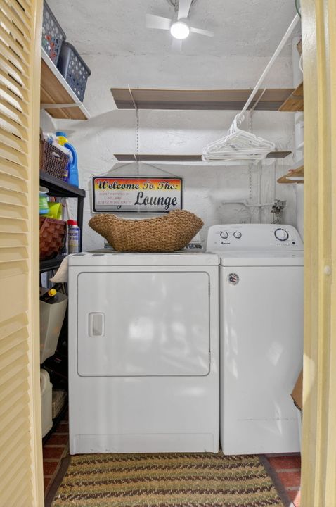 For Sale: $275,000 (2 beds, 2 baths, 1056 Square Feet)