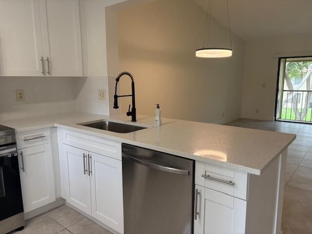 На продажу: $285,000 (2 спален, 2 ванн, 950 Квадратных фут)