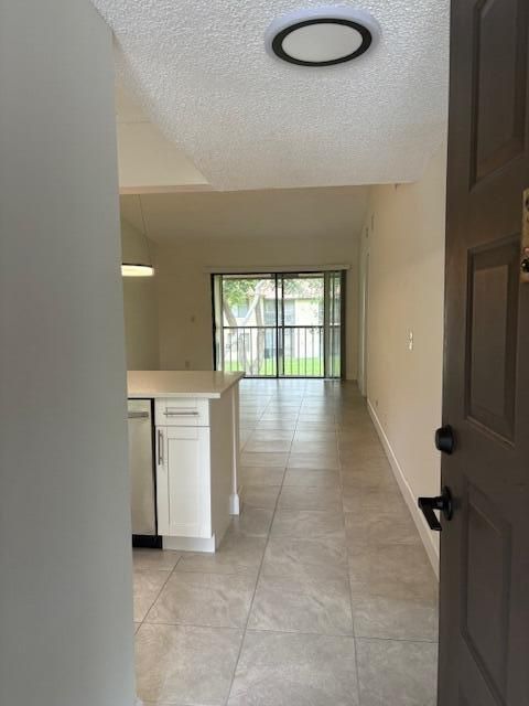 На продажу: $285,000 (2 спален, 2 ванн, 950 Квадратных фут)