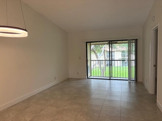 На продажу: $285,000 (2 спален, 2 ванн, 950 Квадратных фут)