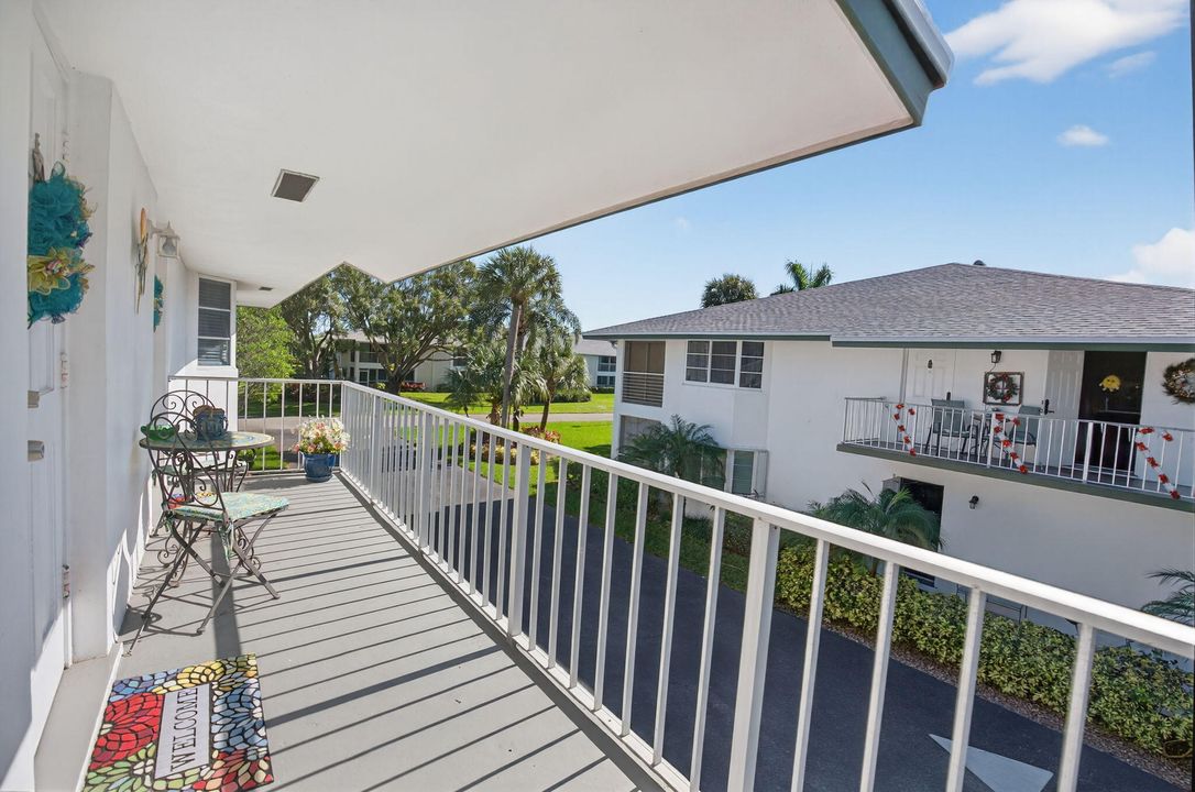 For Rent: $3,100 (2 beds, 2 baths, 920 Square Feet)