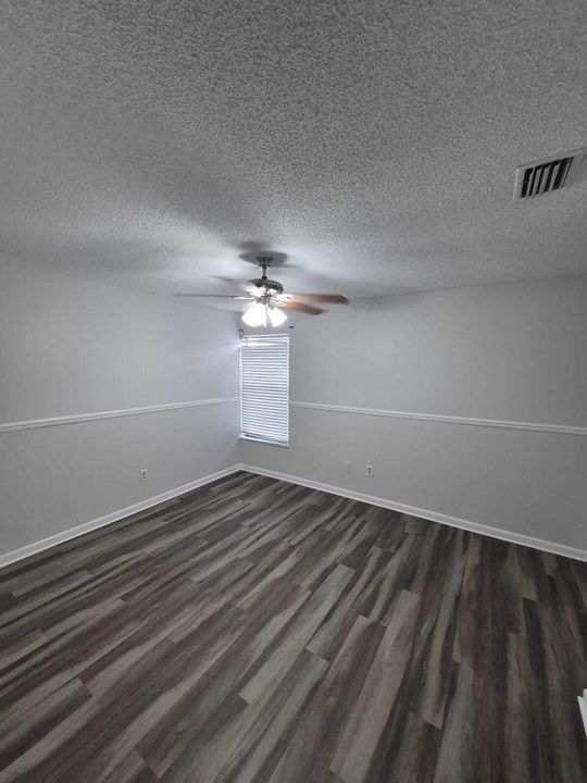 待售: $239,900 (2 贝兹, 2 浴室, 1165 平方英尺)