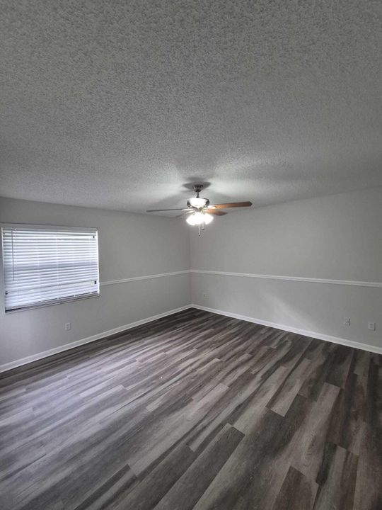 待售: $239,900 (2 贝兹, 2 浴室, 1165 平方英尺)