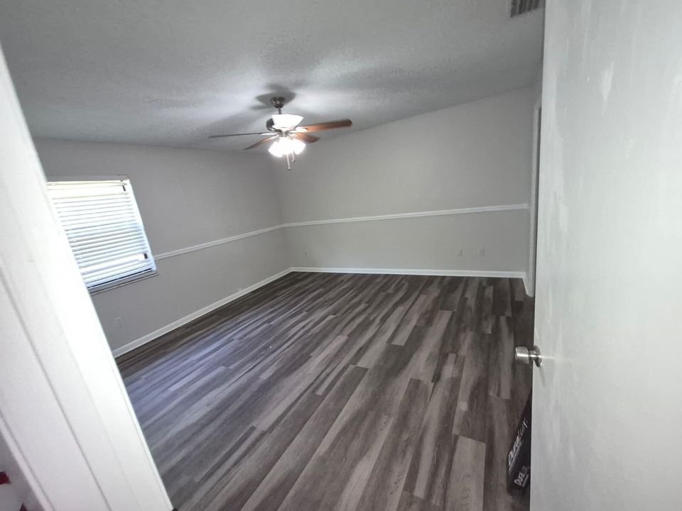 待售: $239,900 (2 贝兹, 2 浴室, 1165 平方英尺)