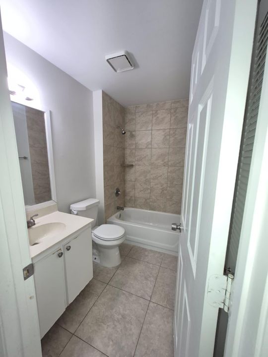 待售: $239,900 (2 贝兹, 2 浴室, 1165 平方英尺)