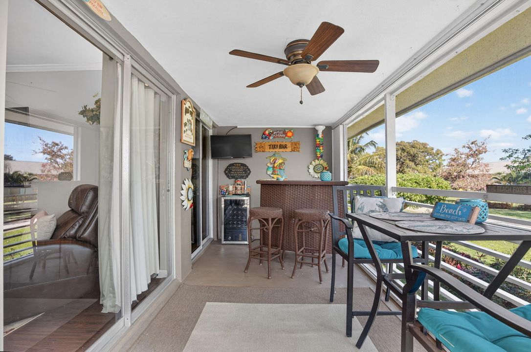 For Rent: $3,100 (2 beds, 2 baths, 920 Square Feet)