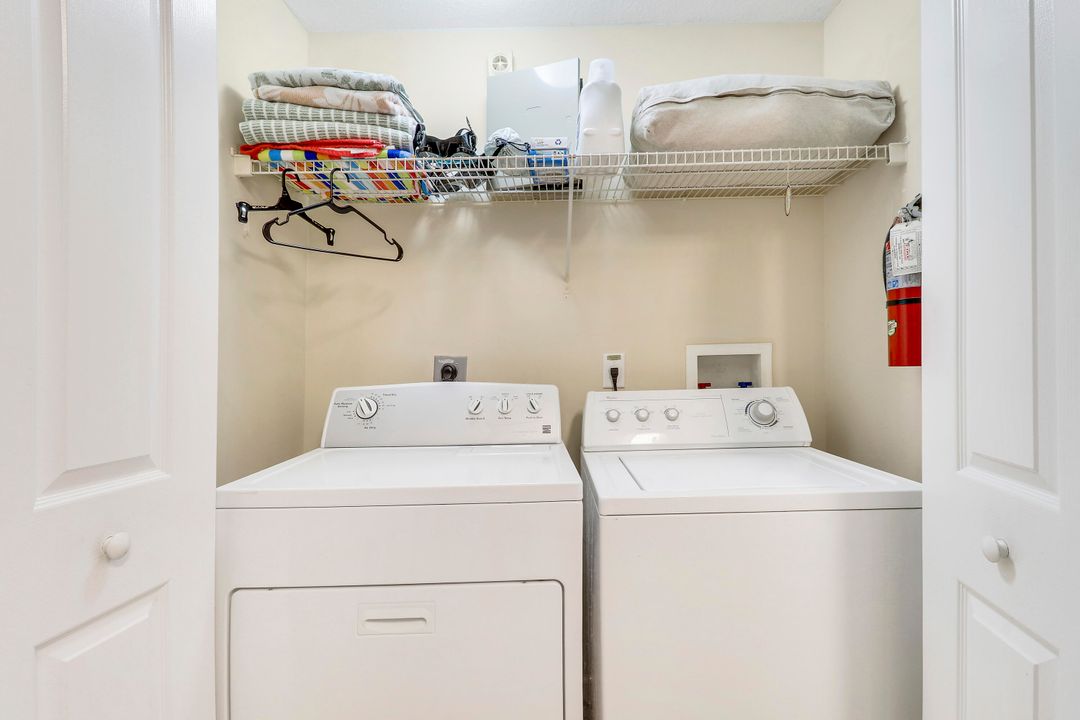 待售: $399,000 (2 贝兹, 2 浴室, 1281 平方英尺)