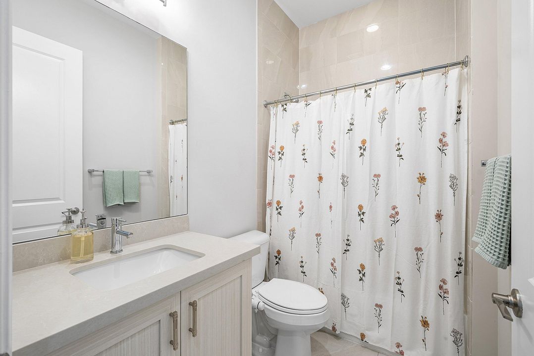 En Venta: $1,650,000 (3 camas, 3 baños, 2964 Pies cuadrados)