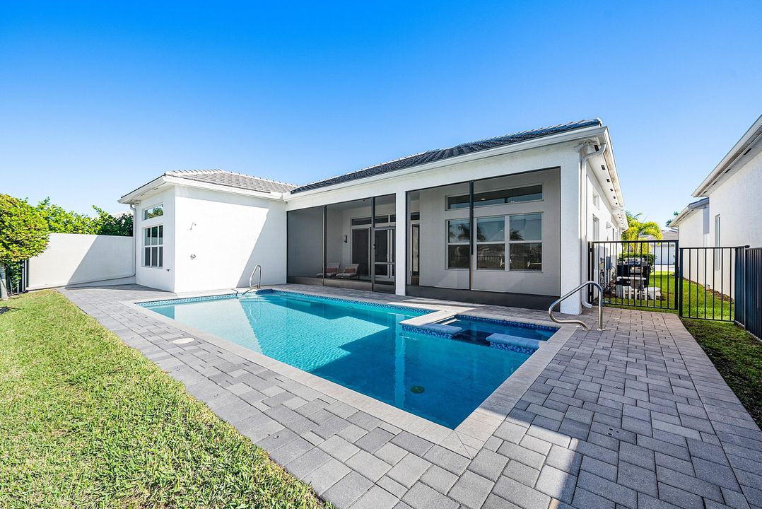 En Venta: $1,650,000 (3 camas, 3 baños, 2964 Pies cuadrados)