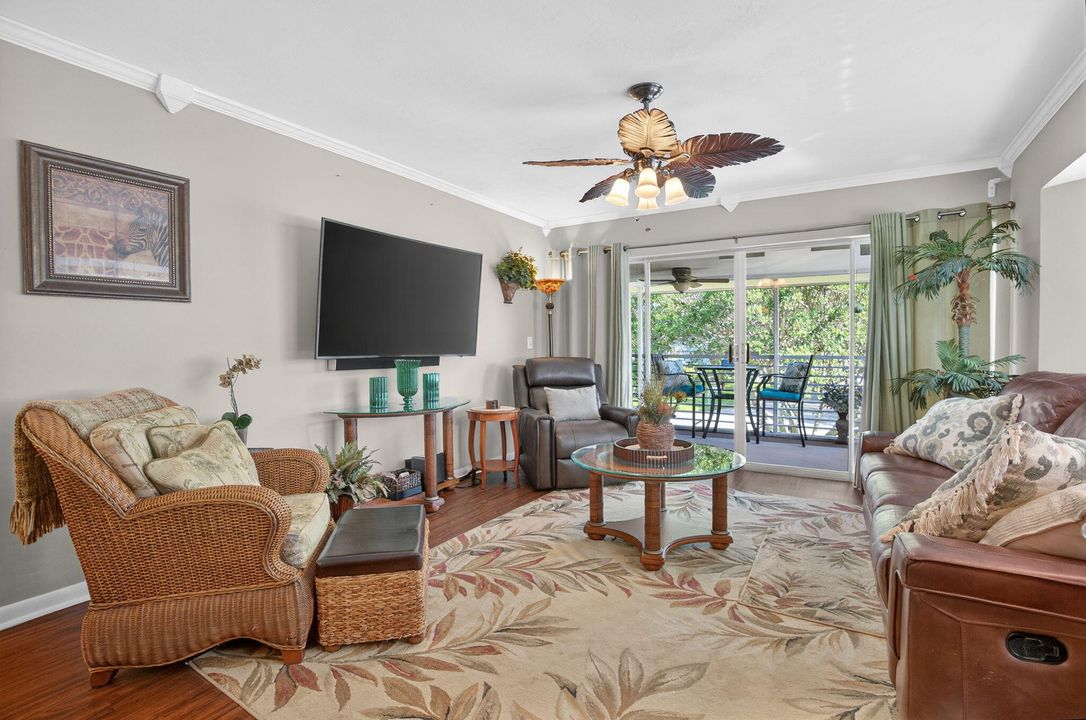 For Rent: $3,100 (2 beds, 2 baths, 920 Square Feet)