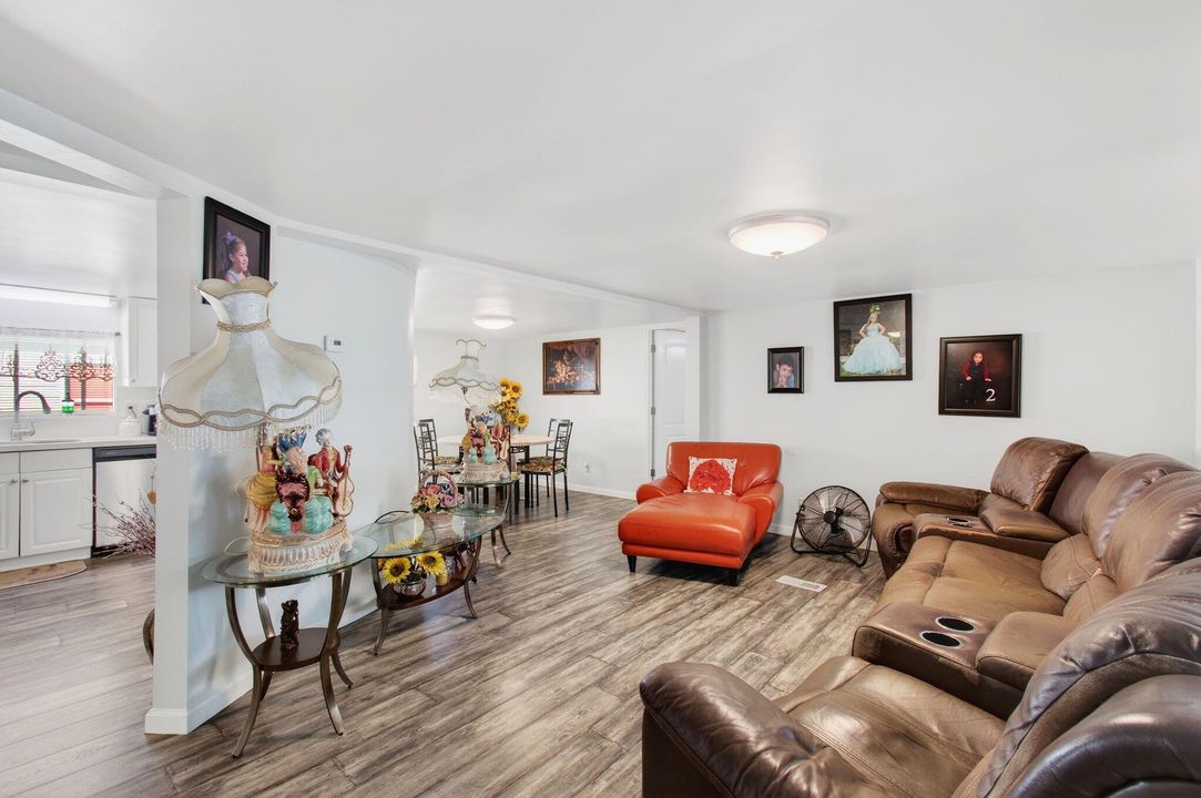 En Venta: $299,999 (3 camas, 2 baños, 1152 Pies cuadrados)