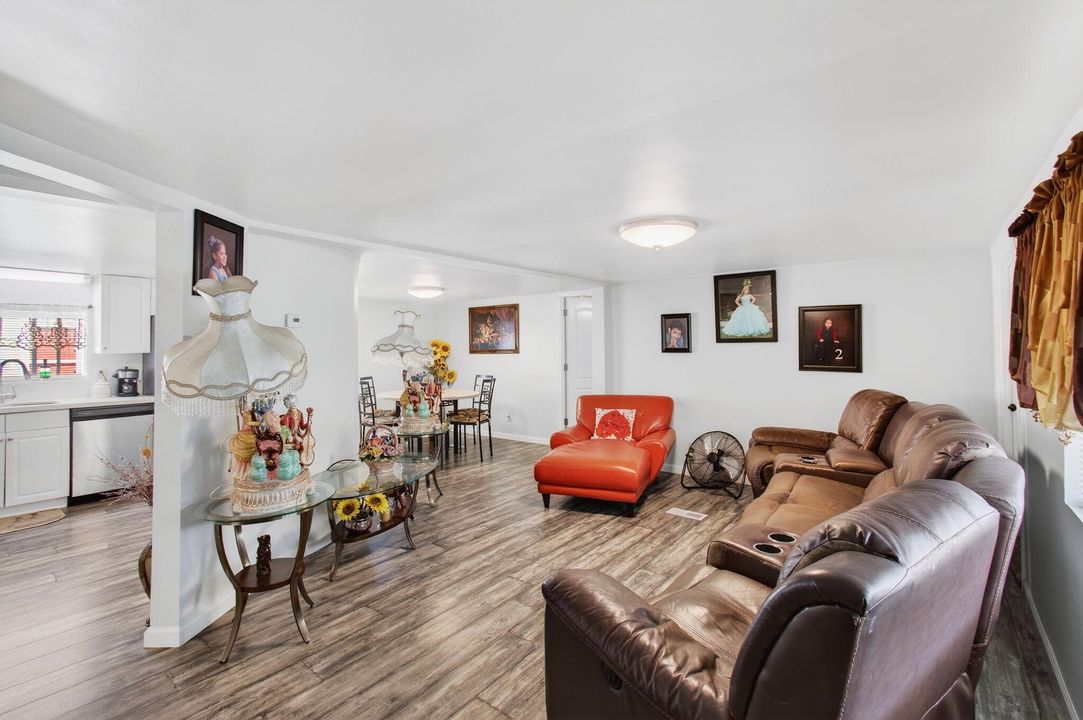 En Venta: $299,999 (3 camas, 2 baños, 1152 Pies cuadrados)