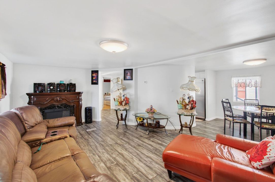 En Venta: $299,999 (3 camas, 2 baños, 1152 Pies cuadrados)