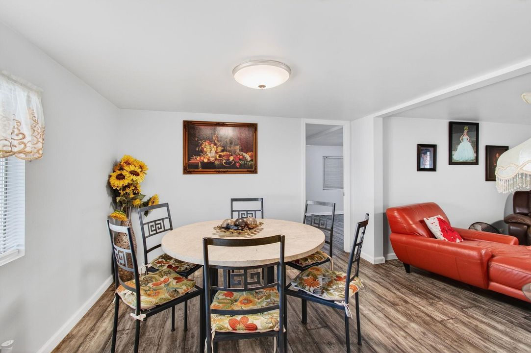 En Venta: $299,999 (3 camas, 2 baños, 1152 Pies cuadrados)