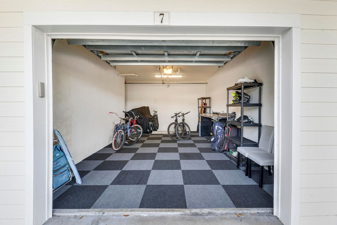 待售: $399,000 (2 贝兹, 2 浴室, 1281 平方英尺)