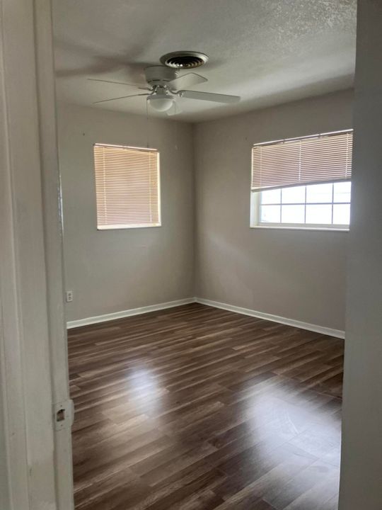 For Rent: $2,300 (2 beds, 1 baths, 1916 Square Feet)