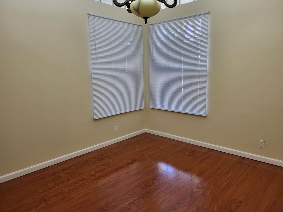 For Sale: $557,500 (4 beds, 3 baths, 3040 Square Feet)