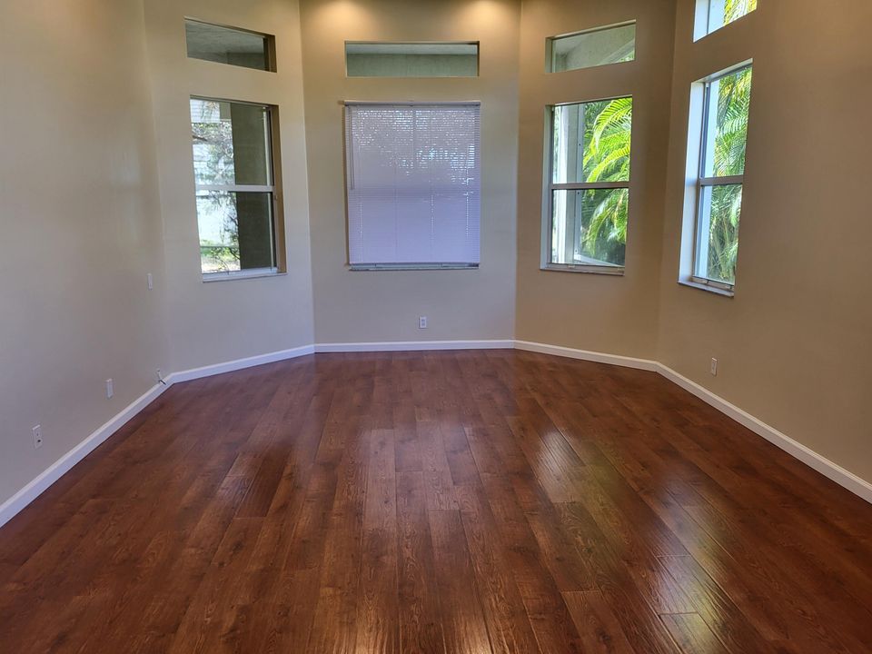 For Sale: $557,500 (4 beds, 3 baths, 3040 Square Feet)