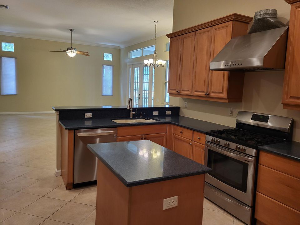 For Sale: $557,500 (4 beds, 3 baths, 3040 Square Feet)